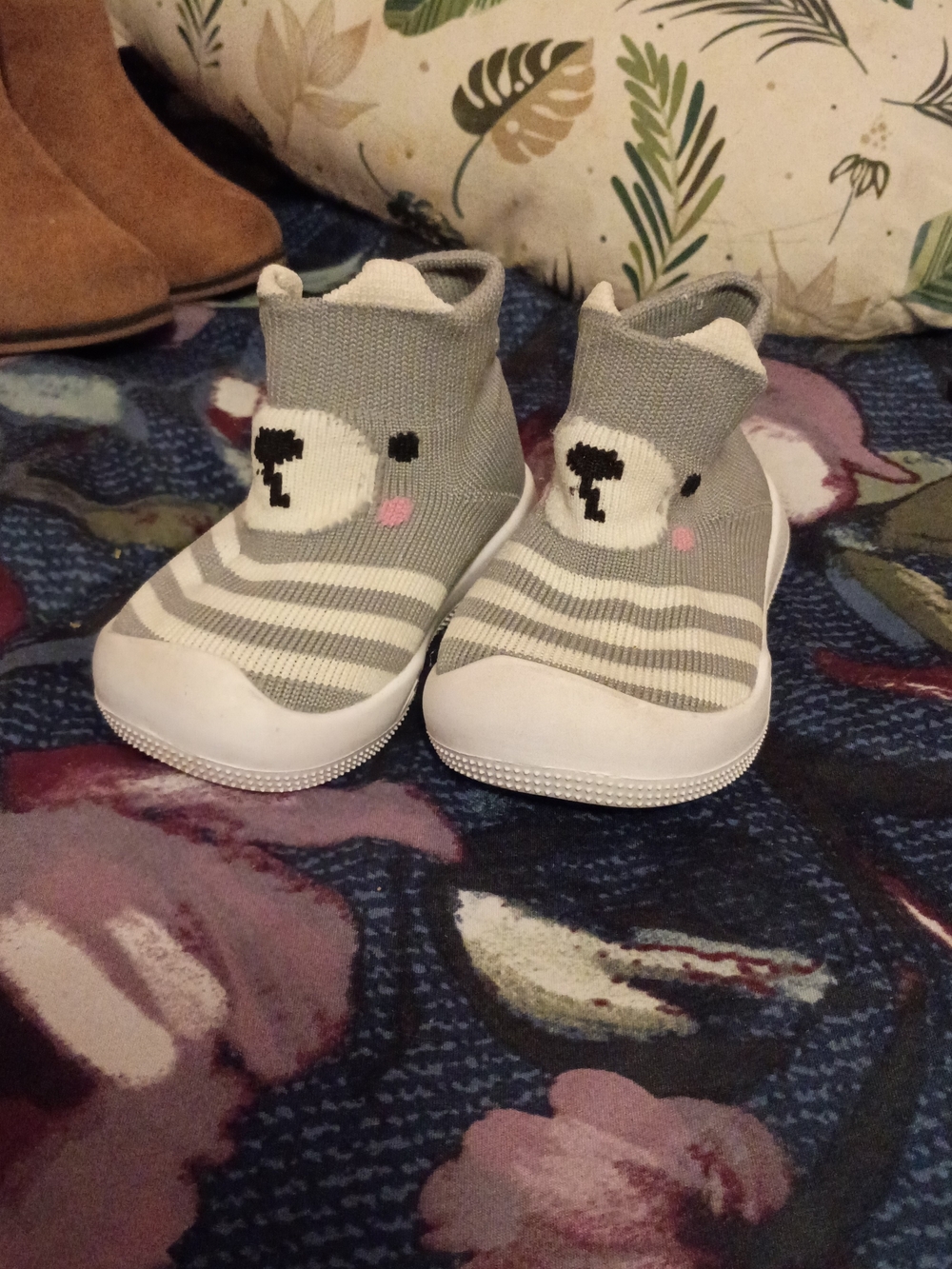 SHEIN Grey Bear Knit Sock Sneakers with Pink Cheeks
